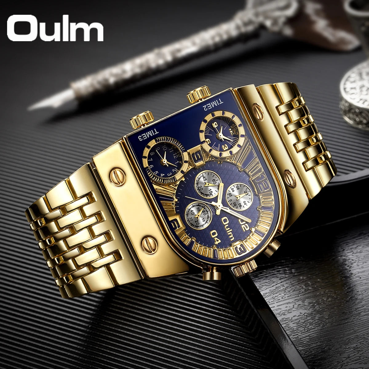 ⌚ Montre Oulm Unique – Design Carré Doré, Multi-Fuseaux Horaires & Style Militaire