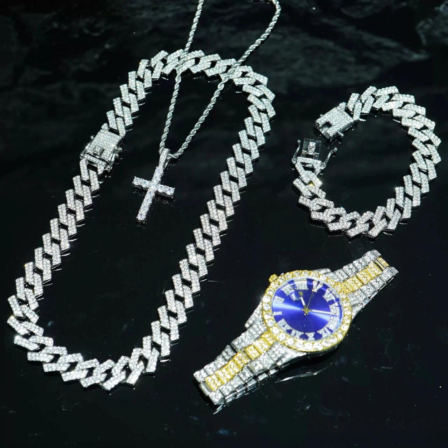 💎 Ensemble Luxe 4 Pièces Homme – Montre Bling & Chaîne Cubaine | RUNERR Edition